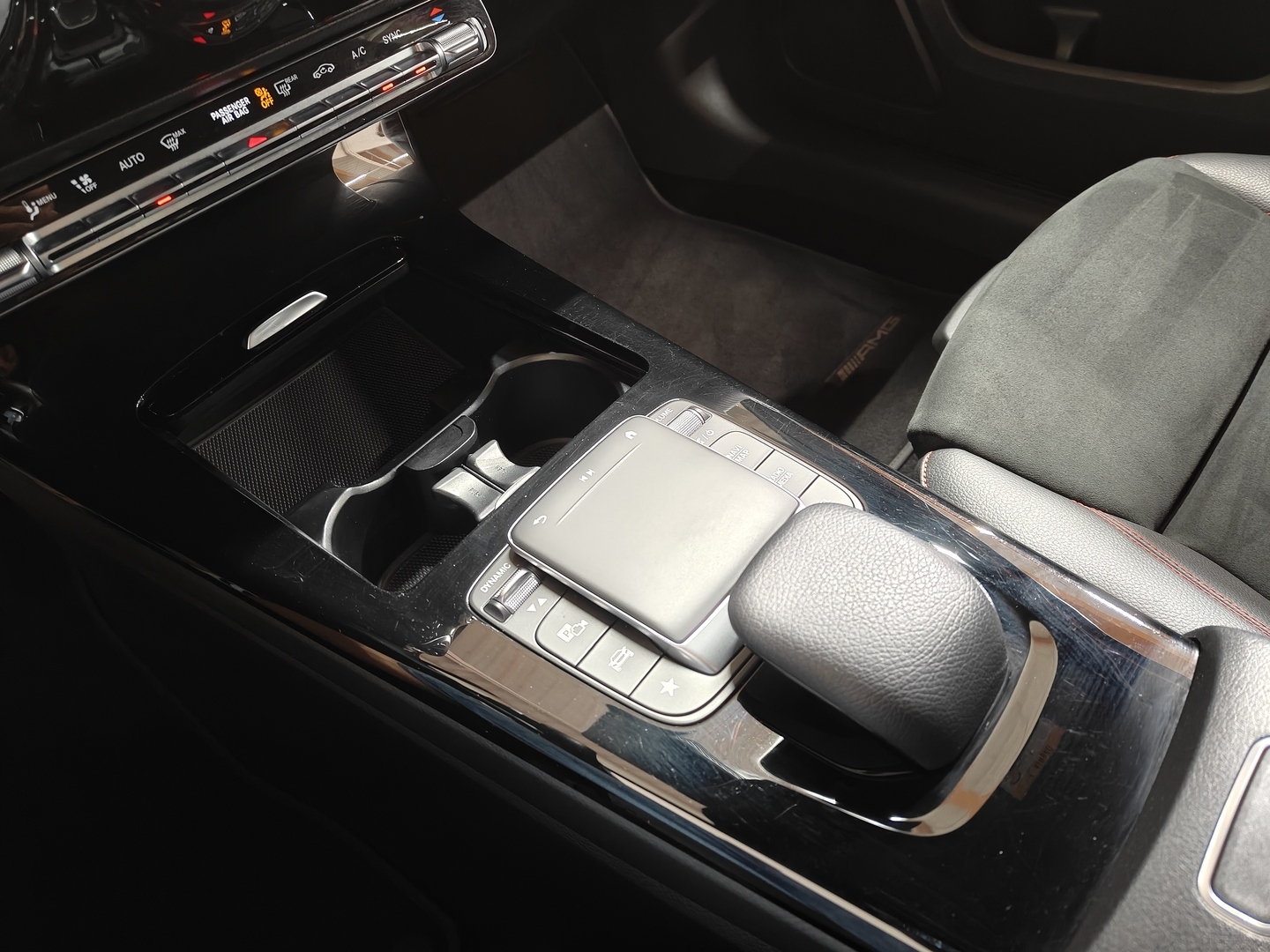 MERCEDES-BENZ A 2021