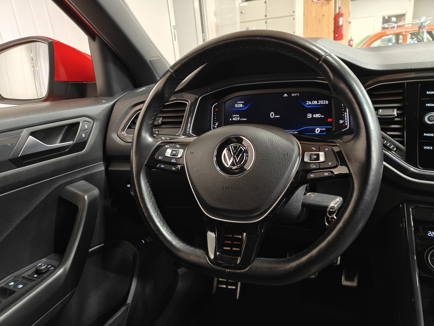 VOLKSWAGEN T-Roc 14
