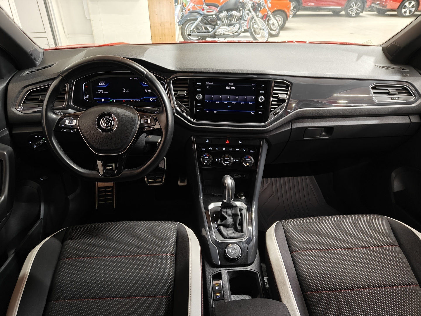 VOLKSWAGEN T-Roc 16