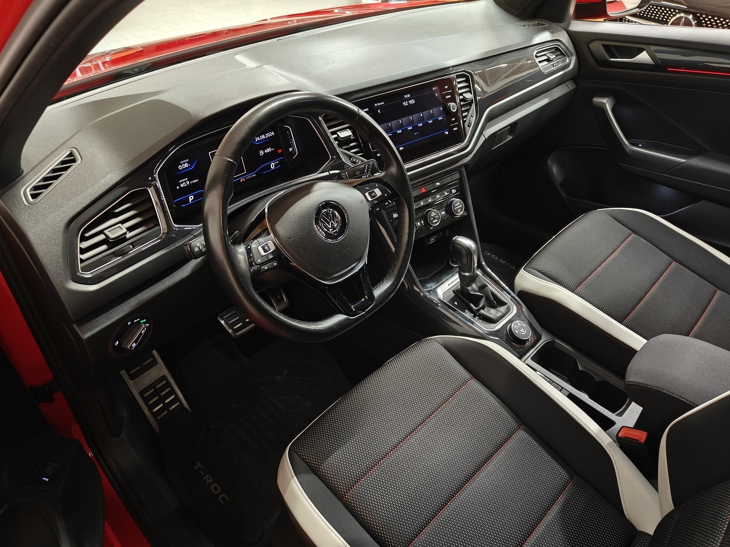 VOLKSWAGEN T-Roc 17