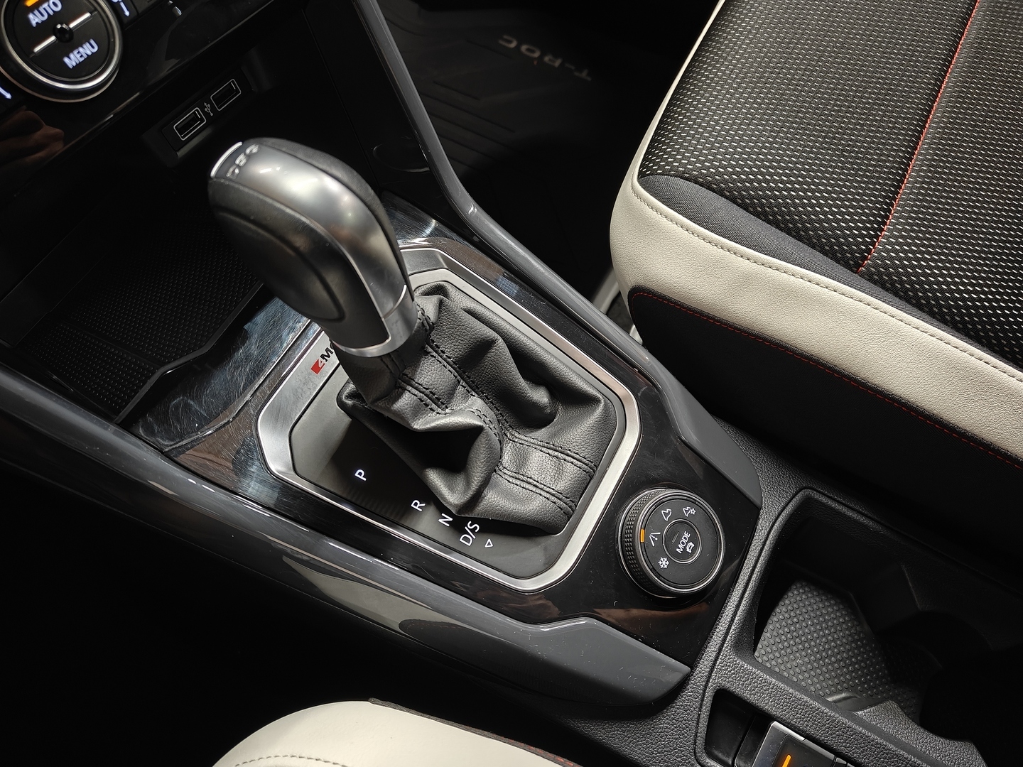 VOLKSWAGEN T-Roc 31