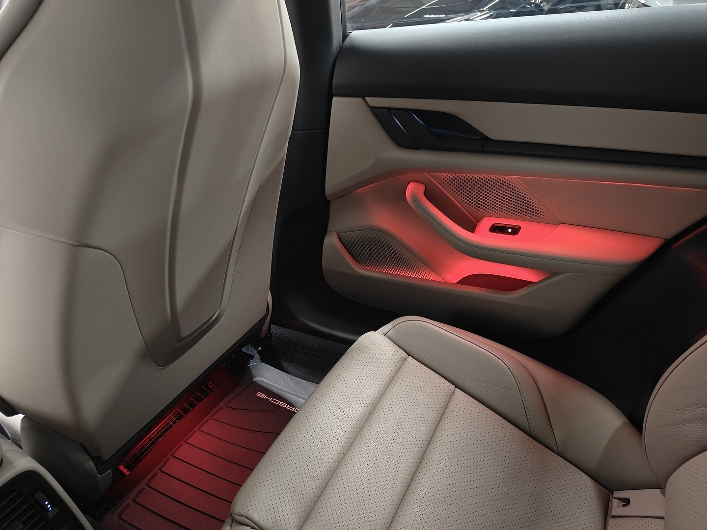 PORSCHE Taycan 2023