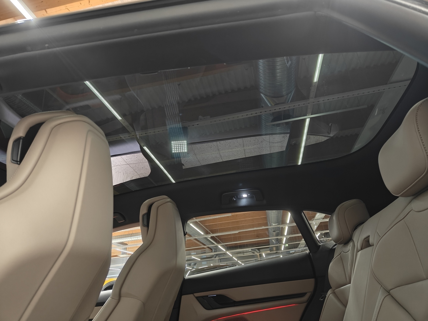 PORSCHE Taycan 2023
