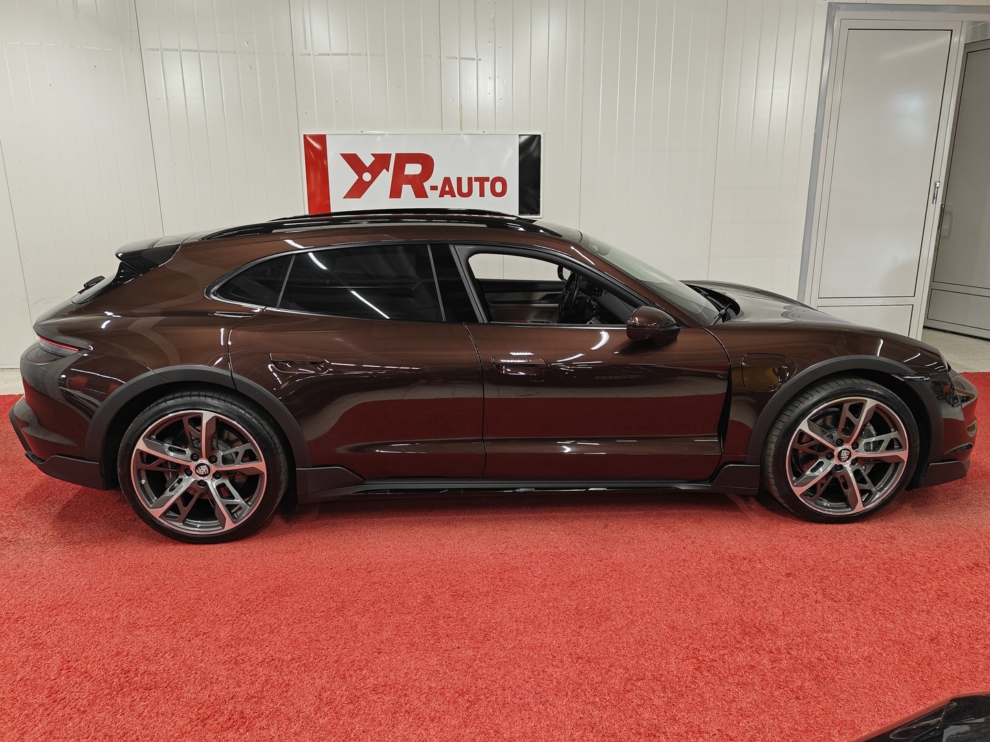 PORSCHE Taycan 2023