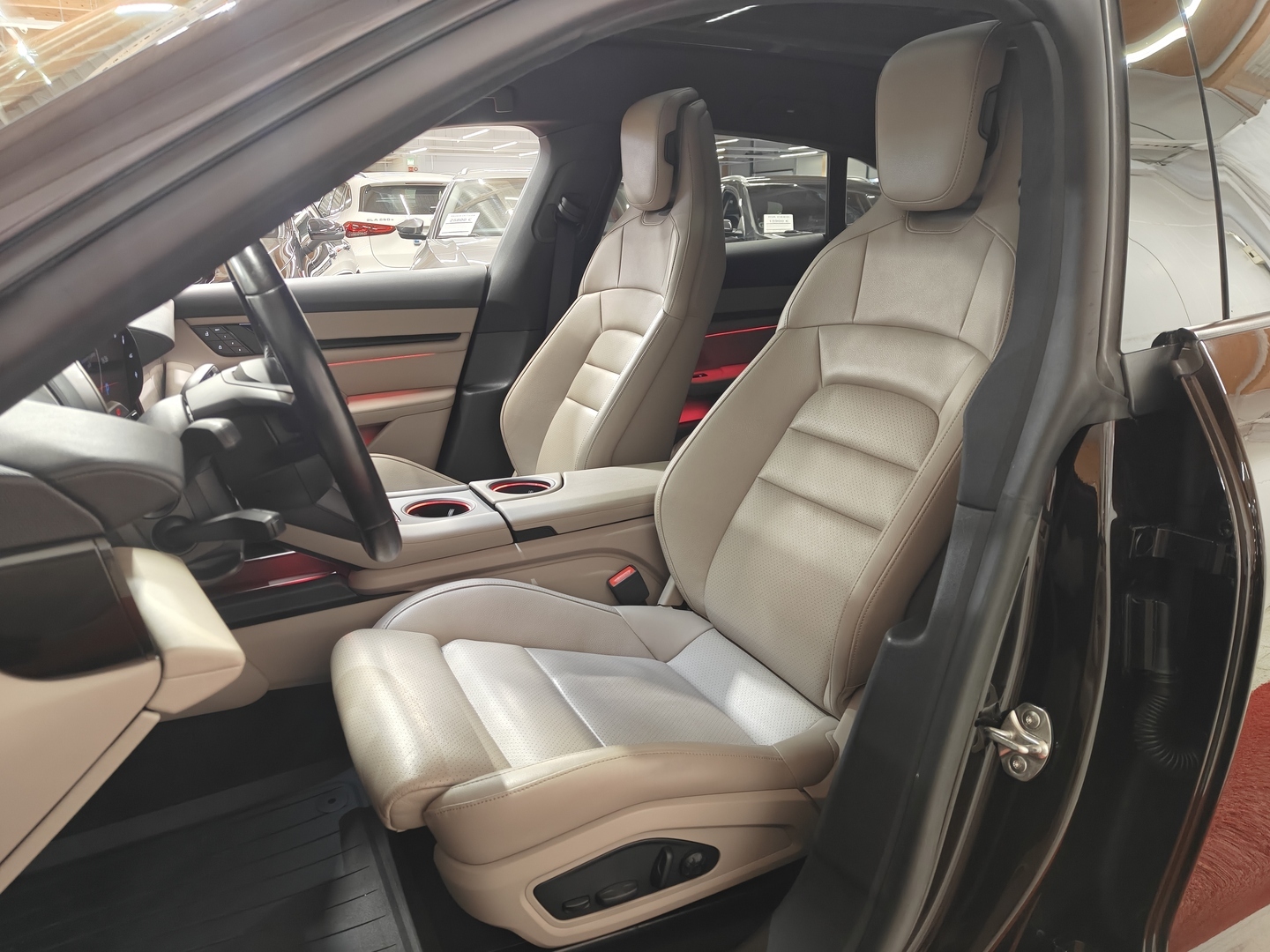PORSCHE Taycan 2023