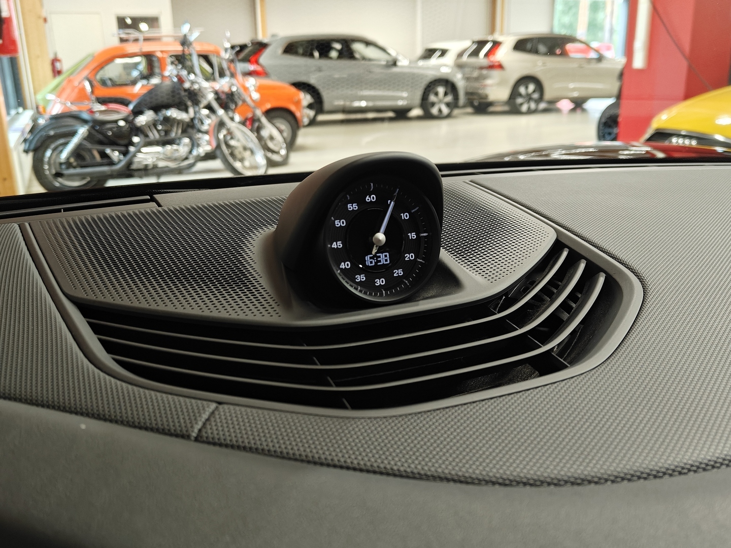 PORSCHE Taycan 2023