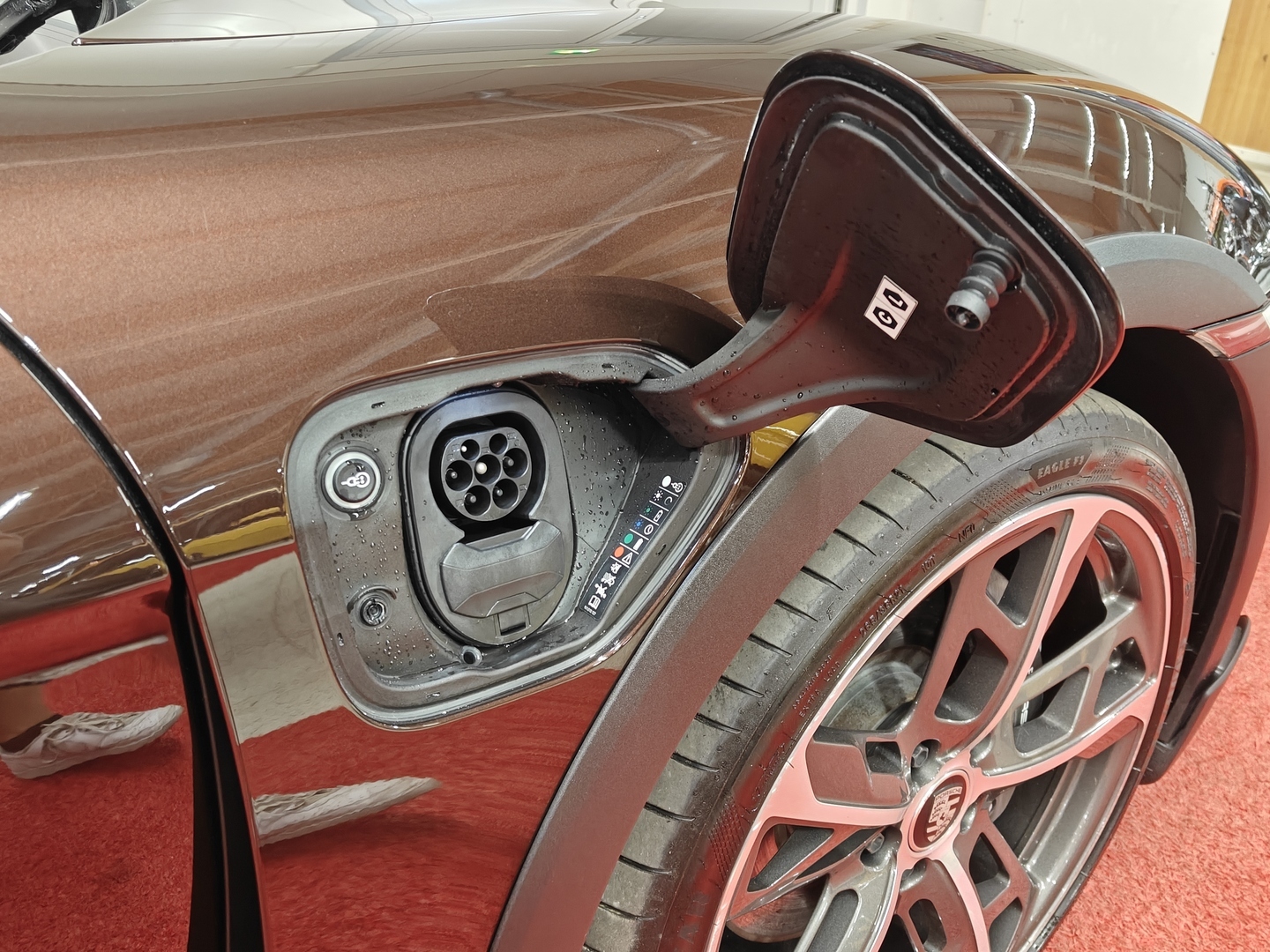 PORSCHE Taycan 2023