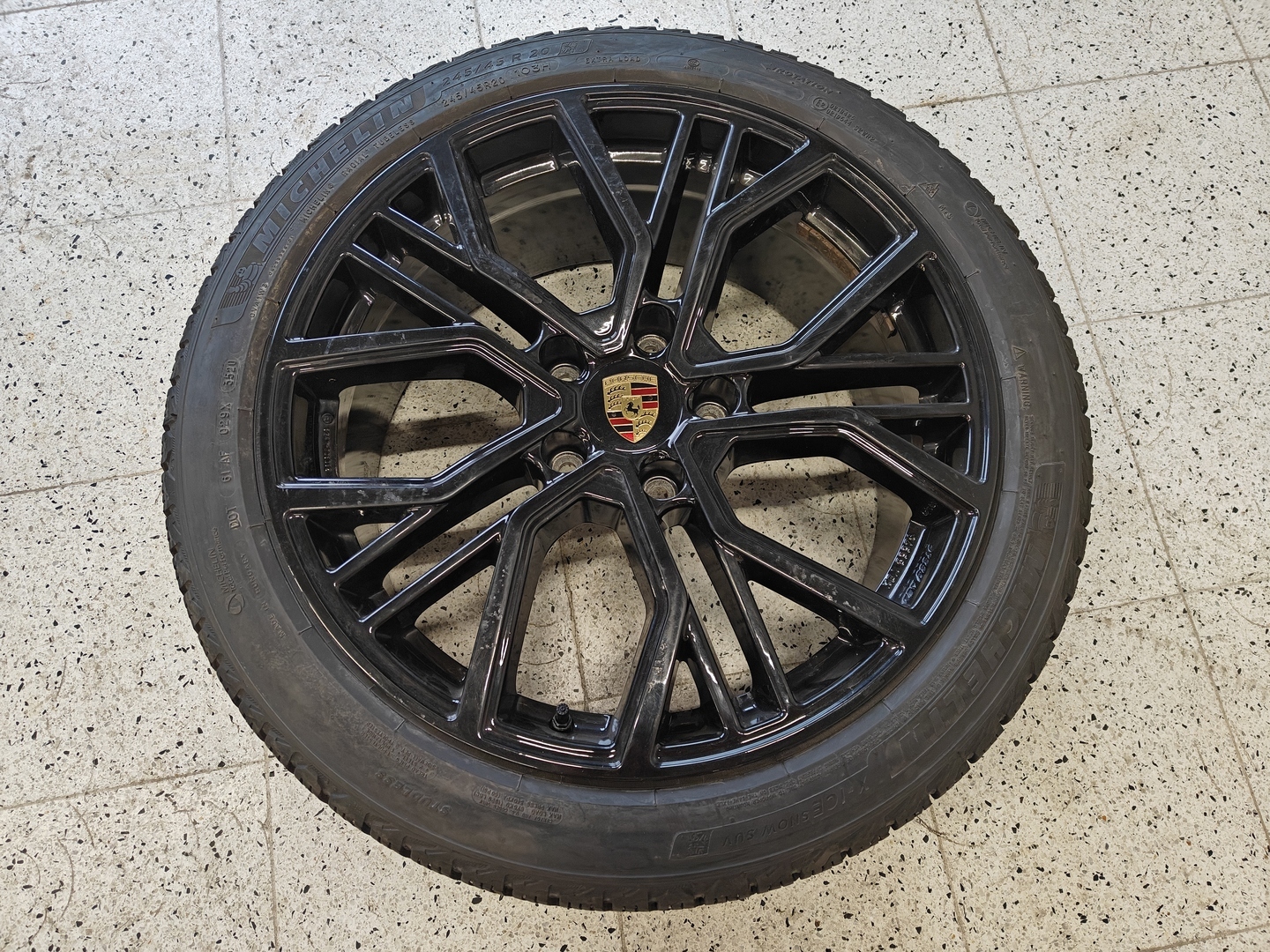 PORSCHE Taycan 2023