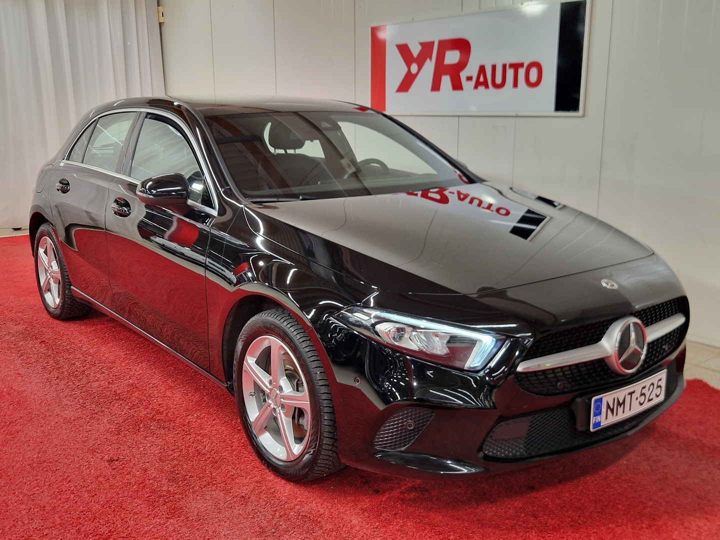 MERCEDES-BENZ A 2023