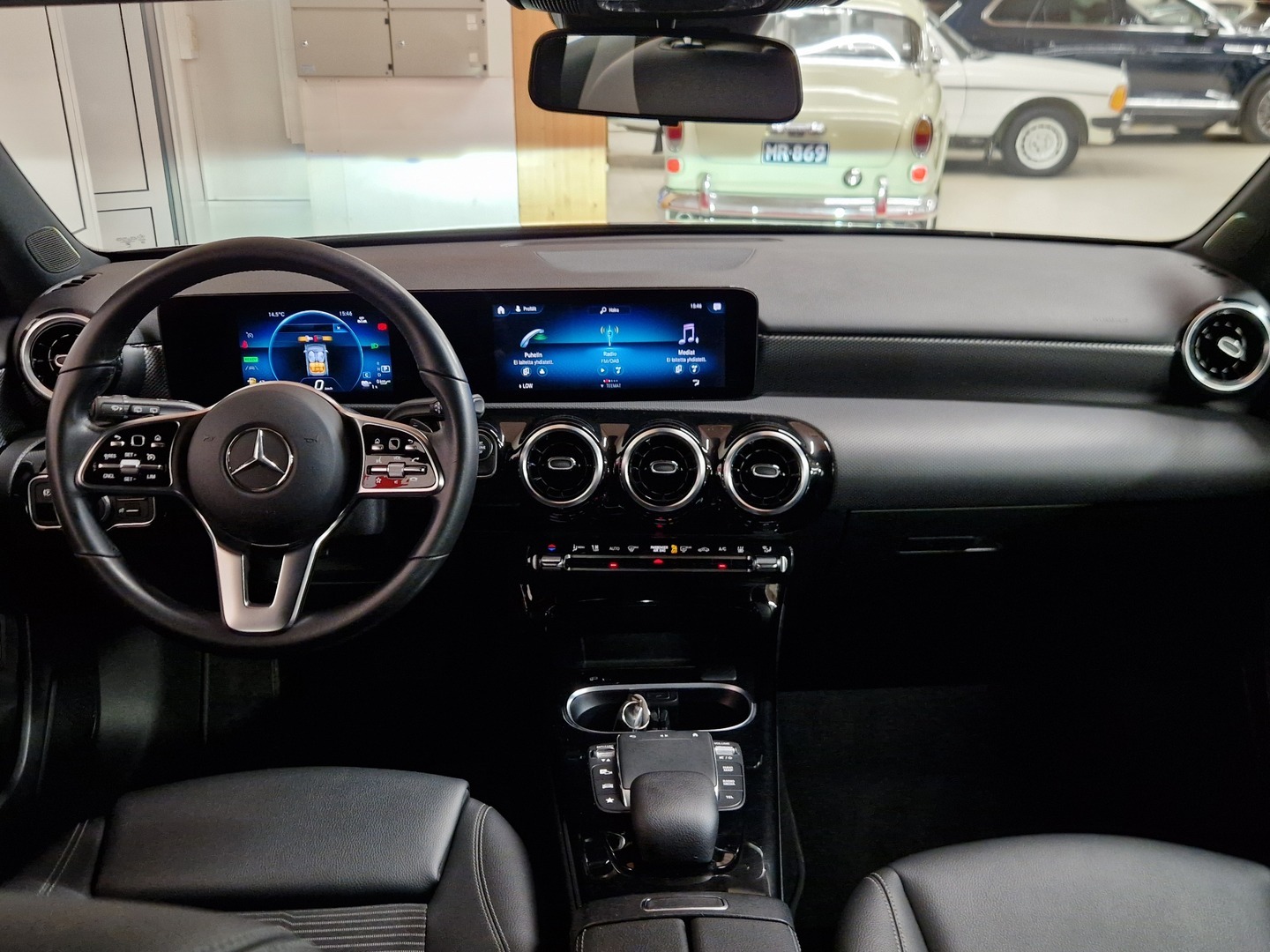 MERCEDES-BENZ A 2023