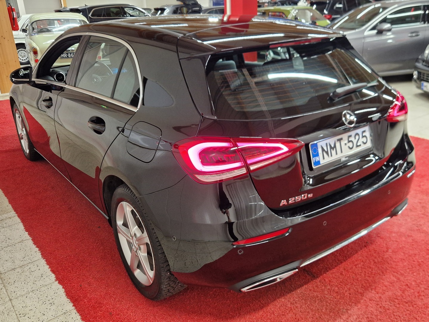 MERCEDES-BENZ A 2023