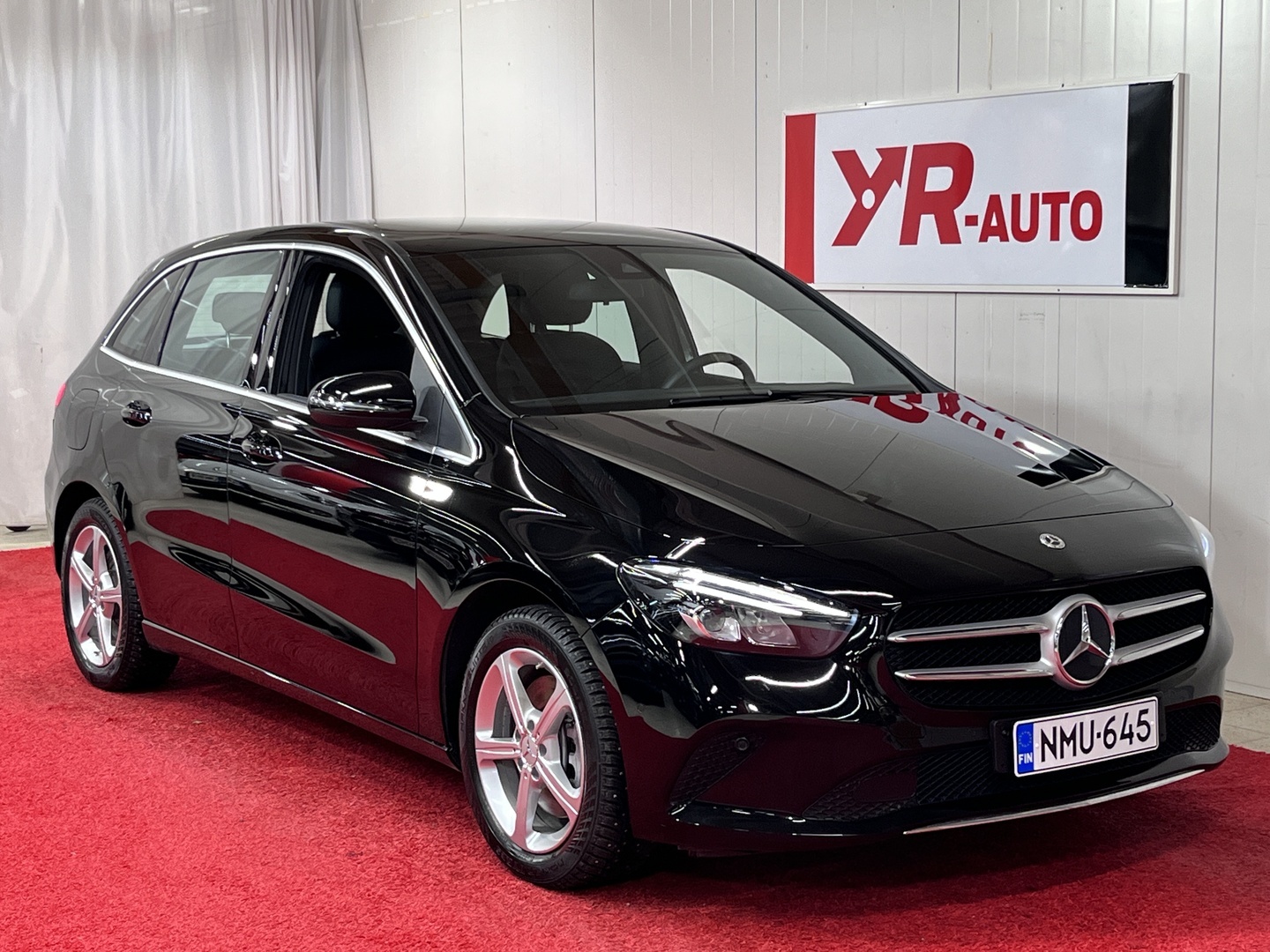 MERCEDES-BENZ B 2023