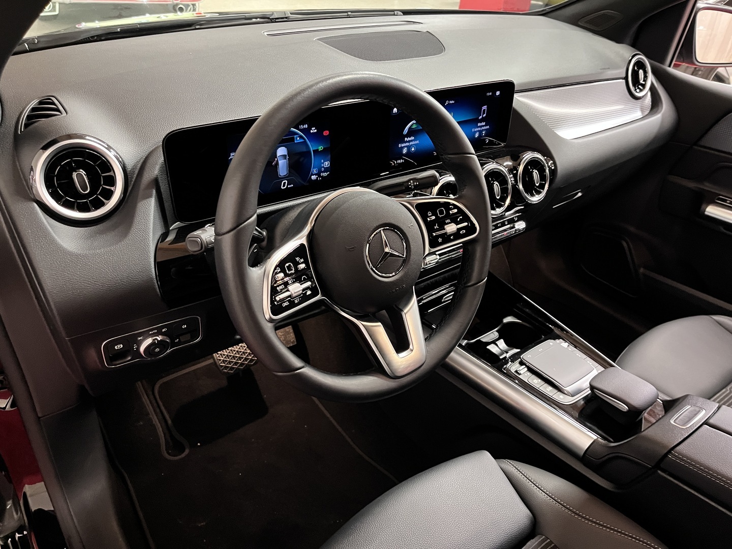 MERCEDES-BENZ B 2023