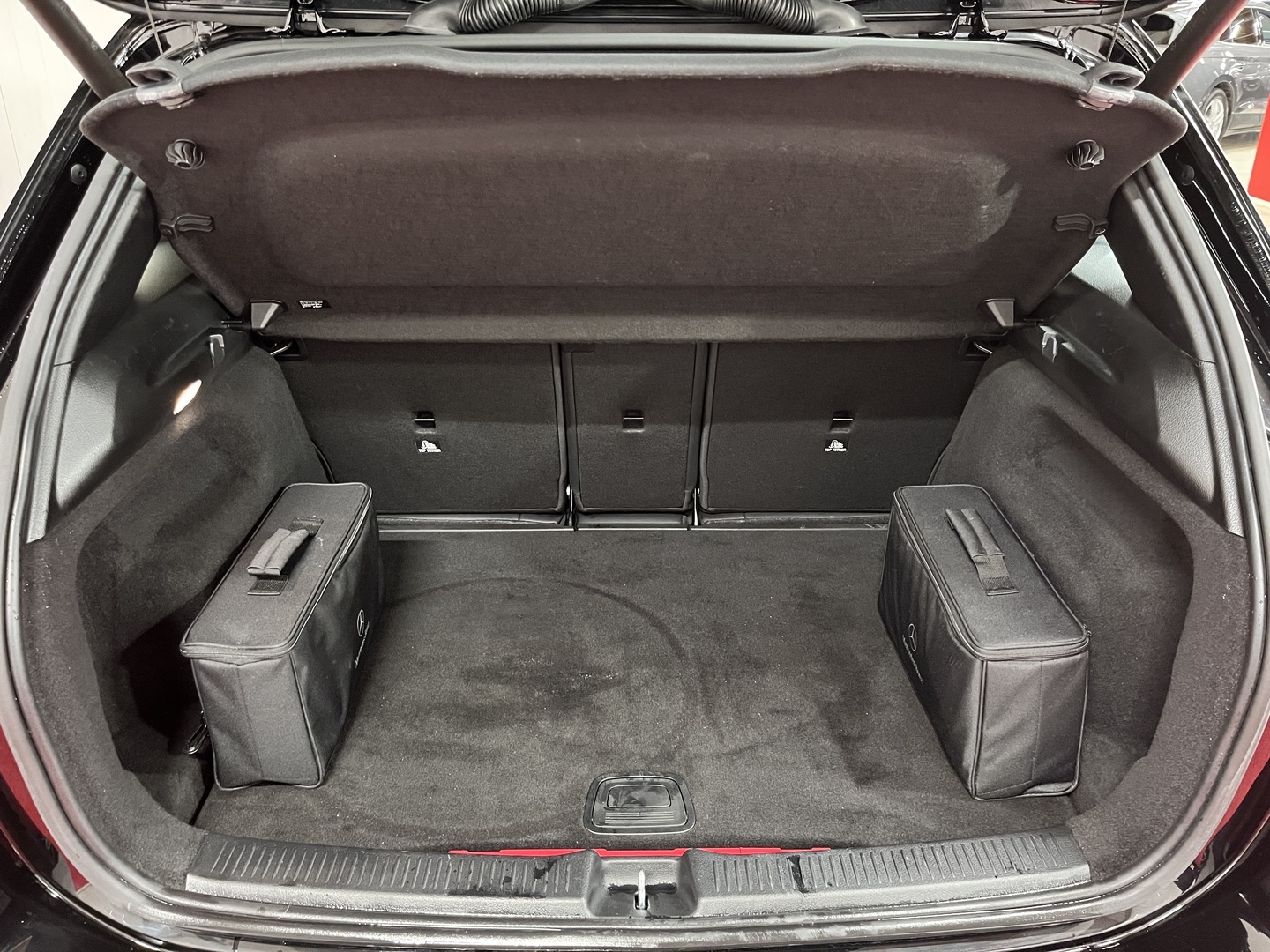 MERCEDES-BENZ B 2023