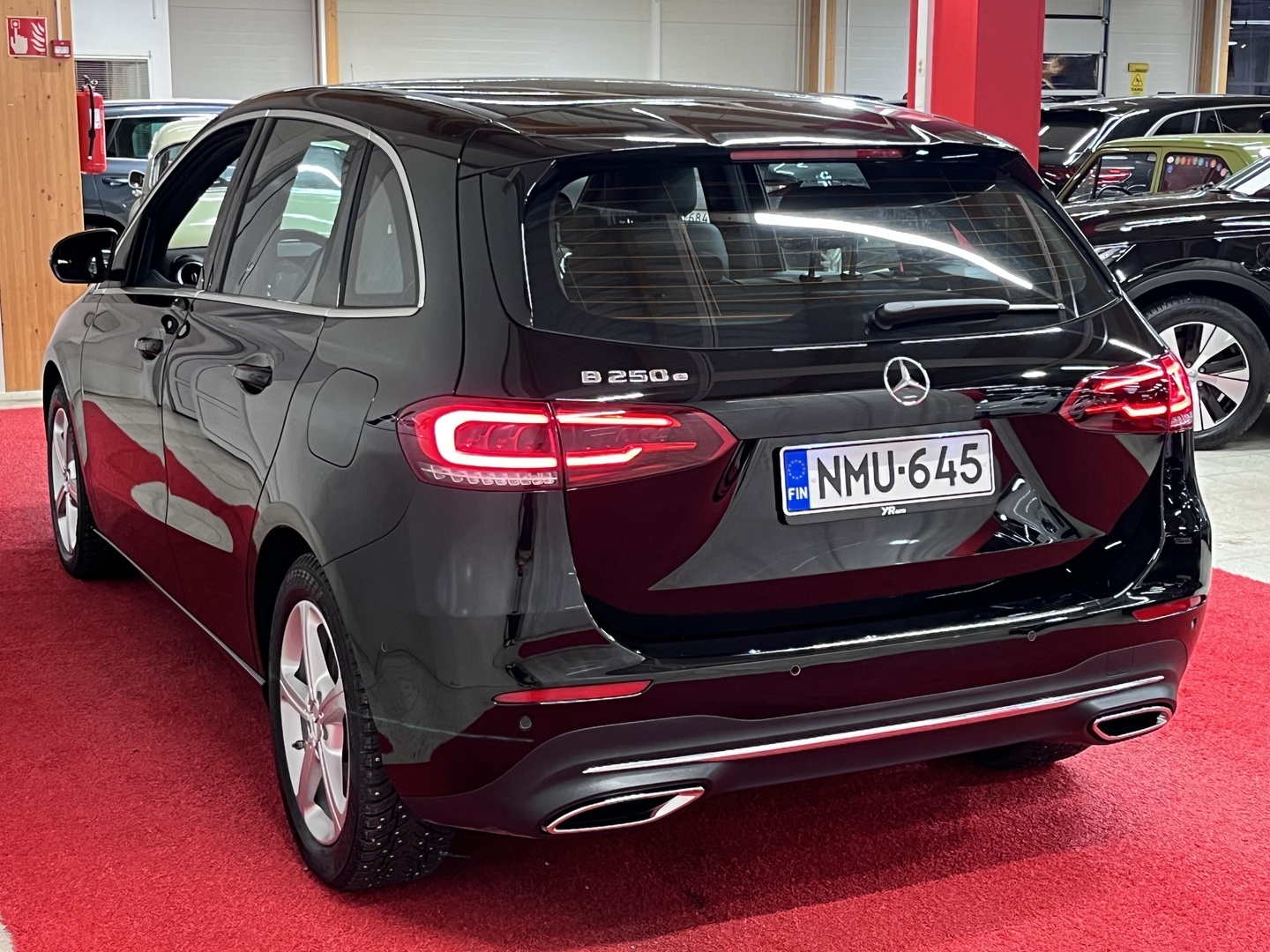 MERCEDES-BENZ B 2023