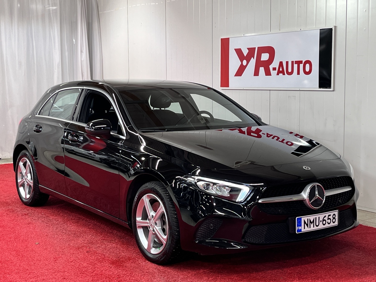 MERCEDES-BENZ A 2023