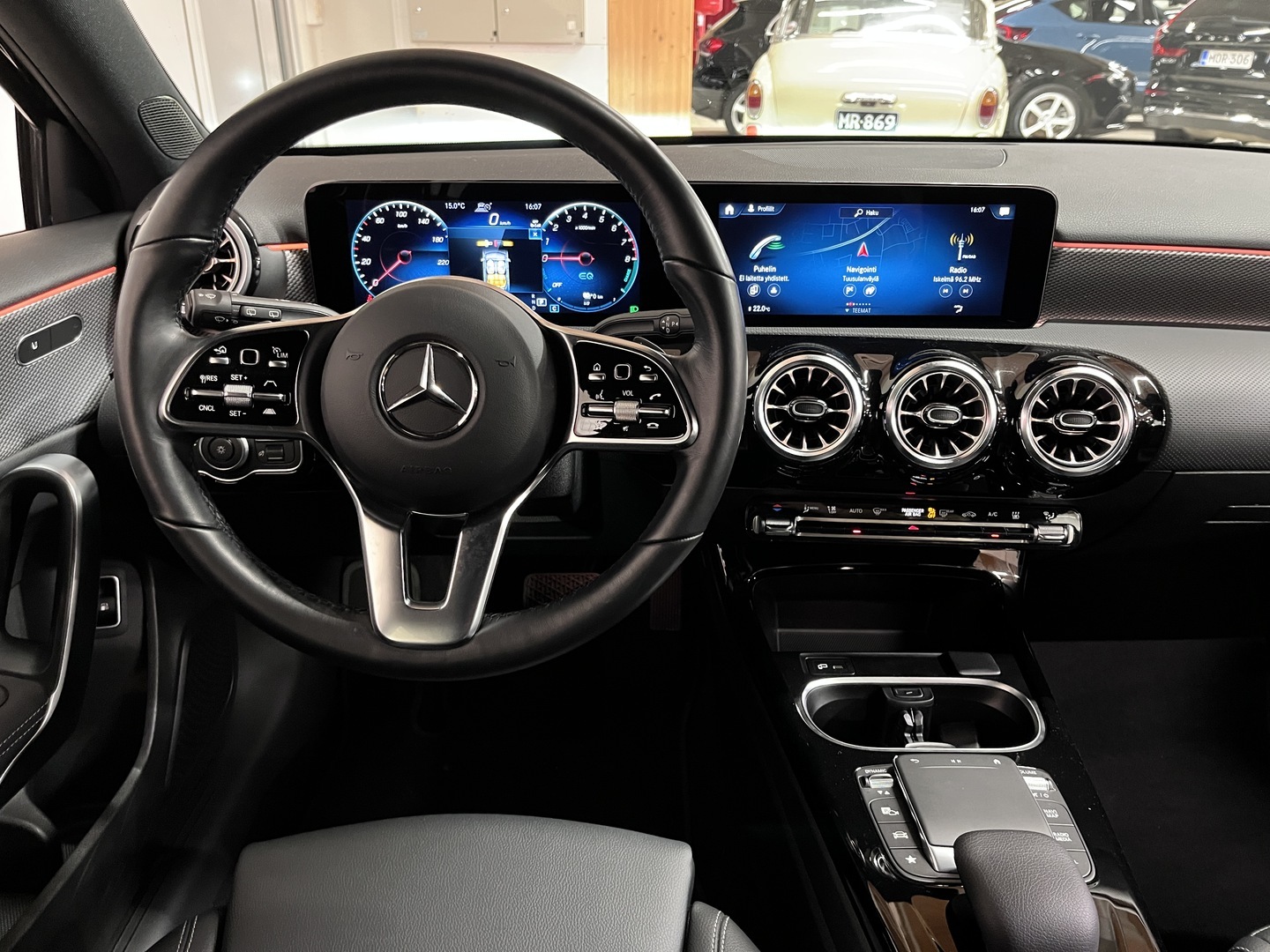 MERCEDES-BENZ A 2023