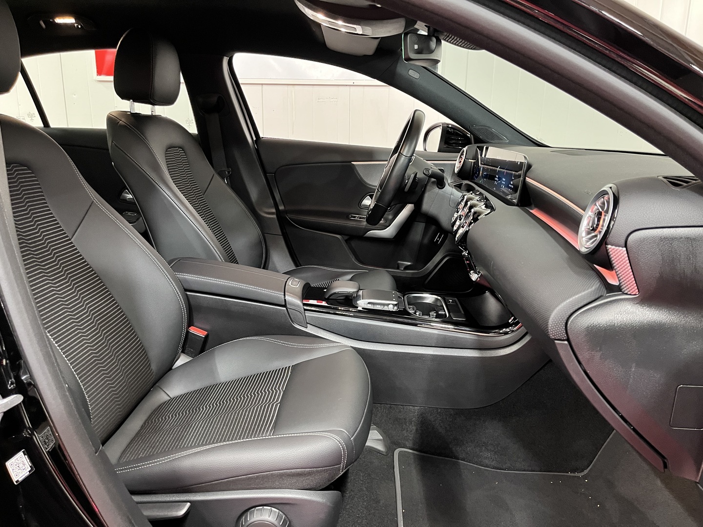 MERCEDES-BENZ A 2023