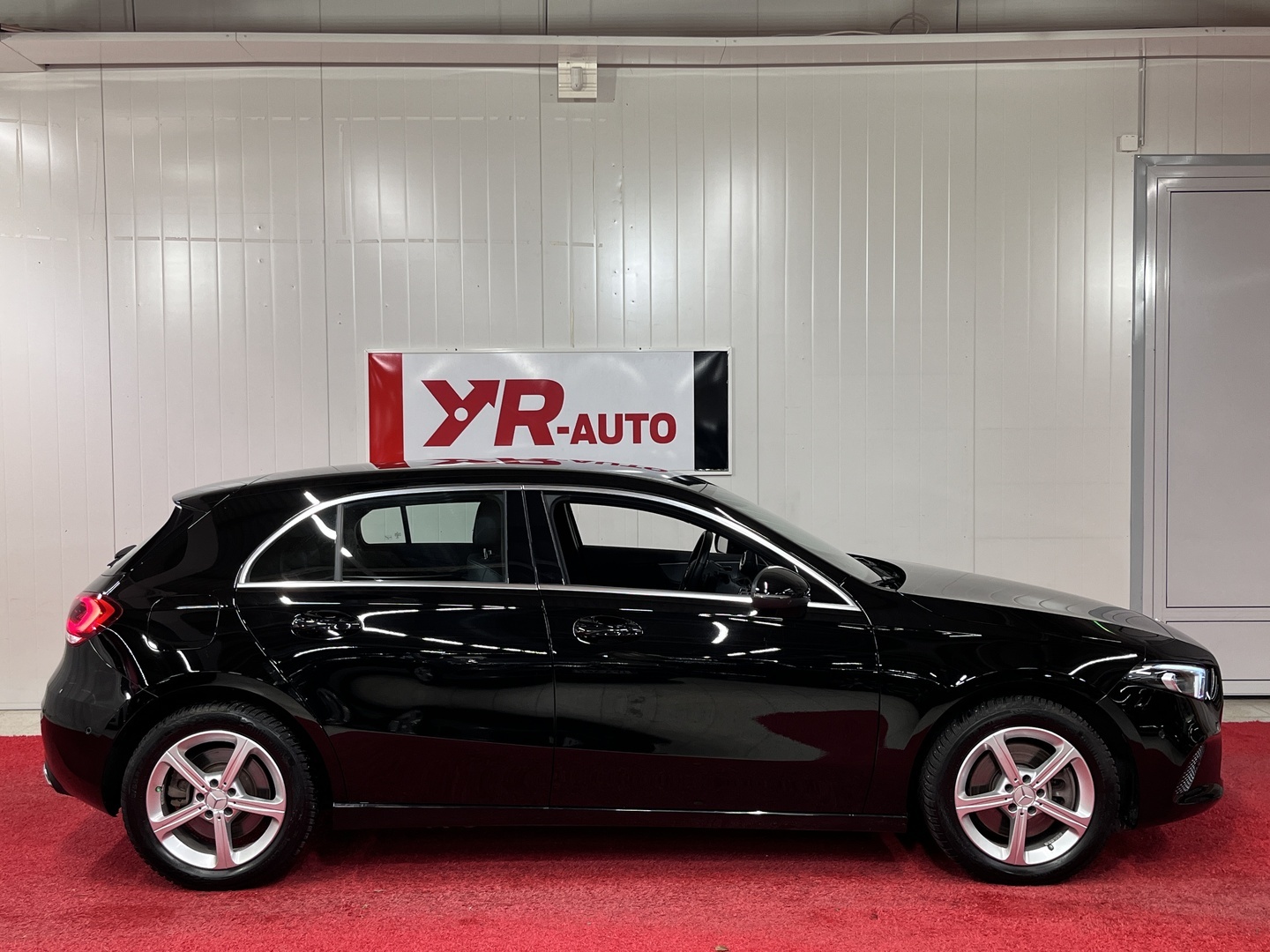 MERCEDES-BENZ A 2023