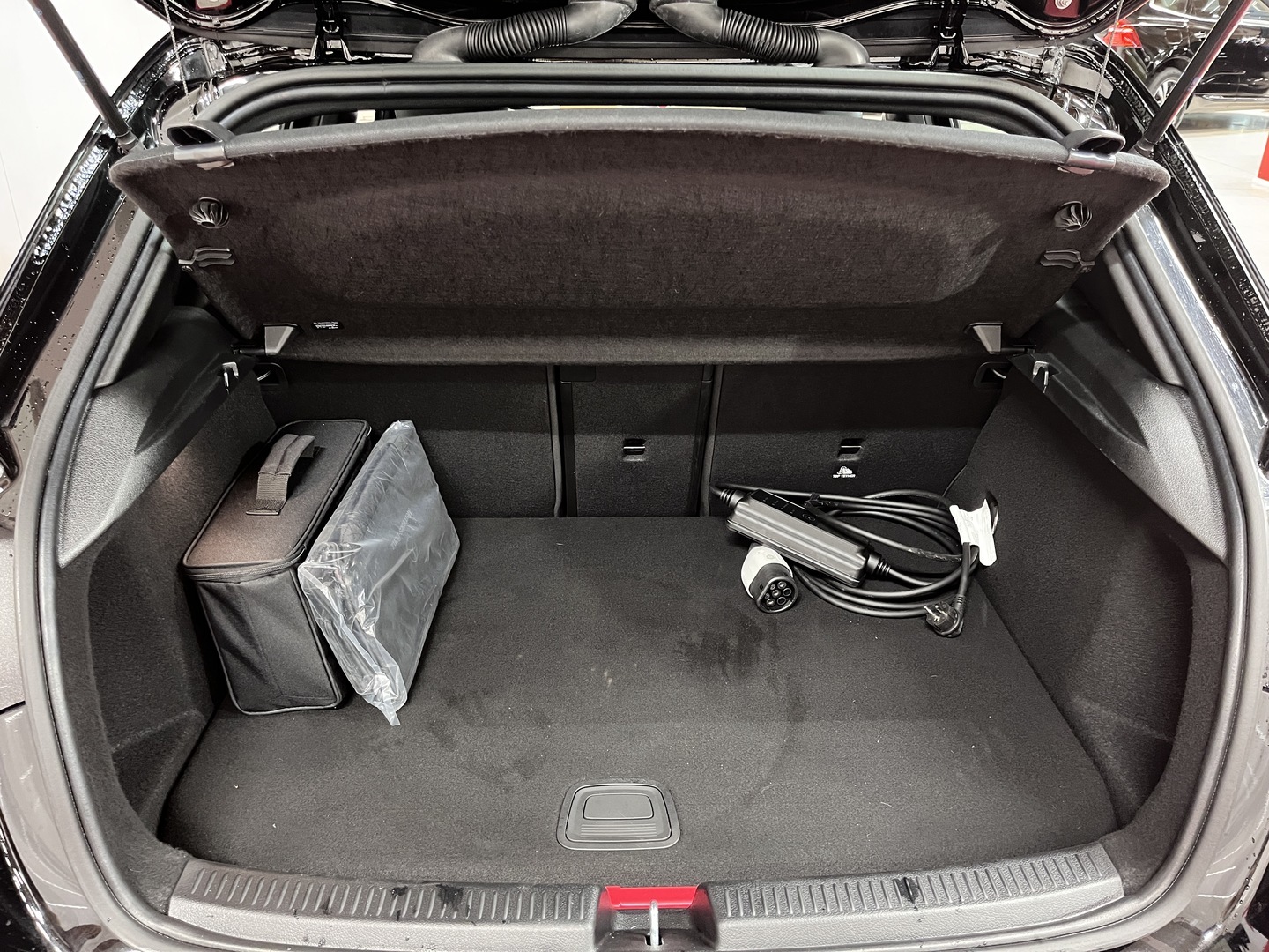 MERCEDES-BENZ A 2023