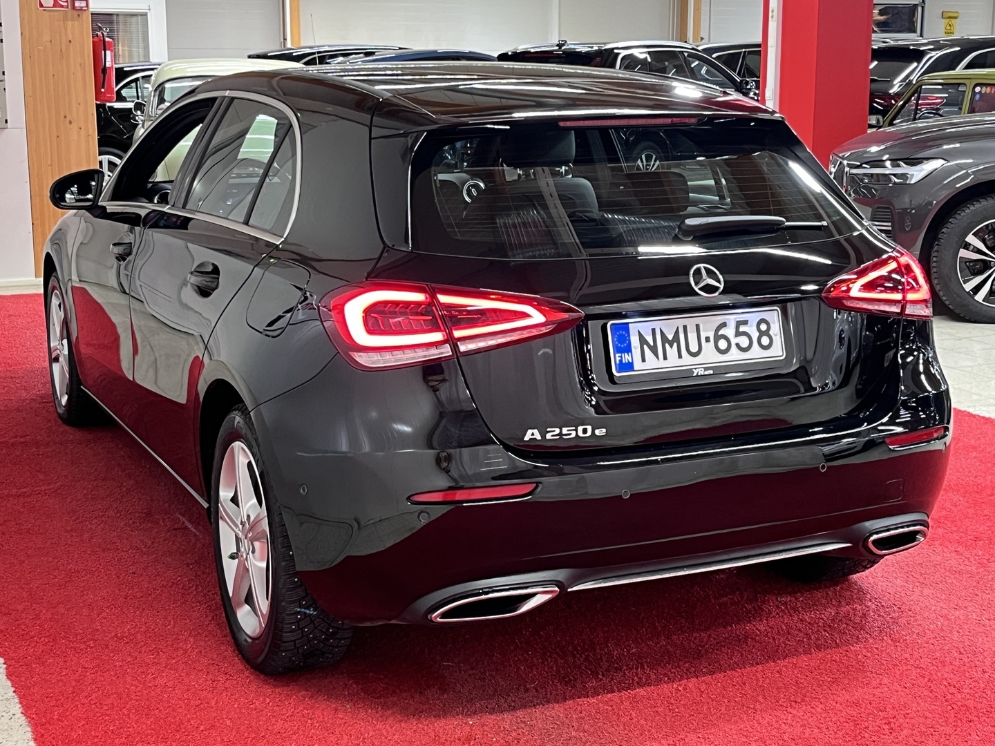 MERCEDES-BENZ A 2023