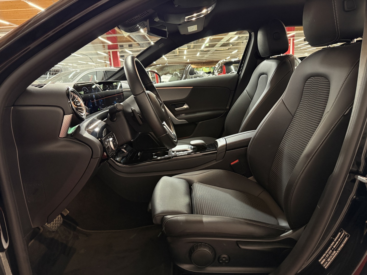 MERCEDES-BENZ A 2023