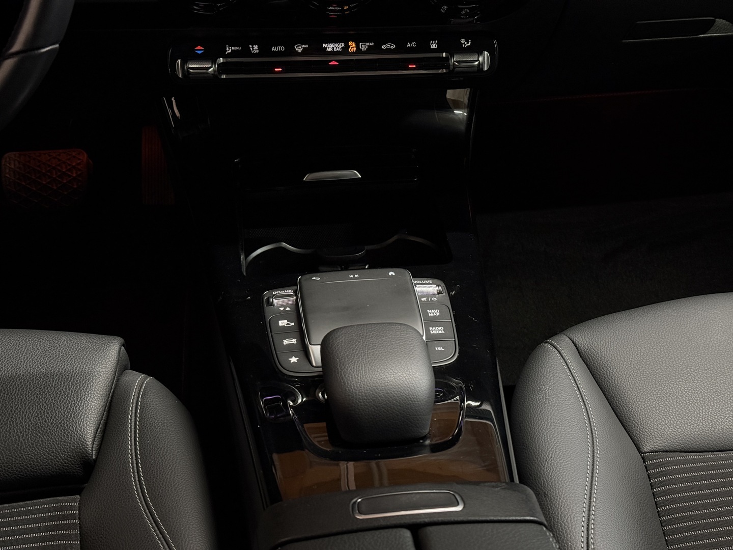 MERCEDES-BENZ A 2023