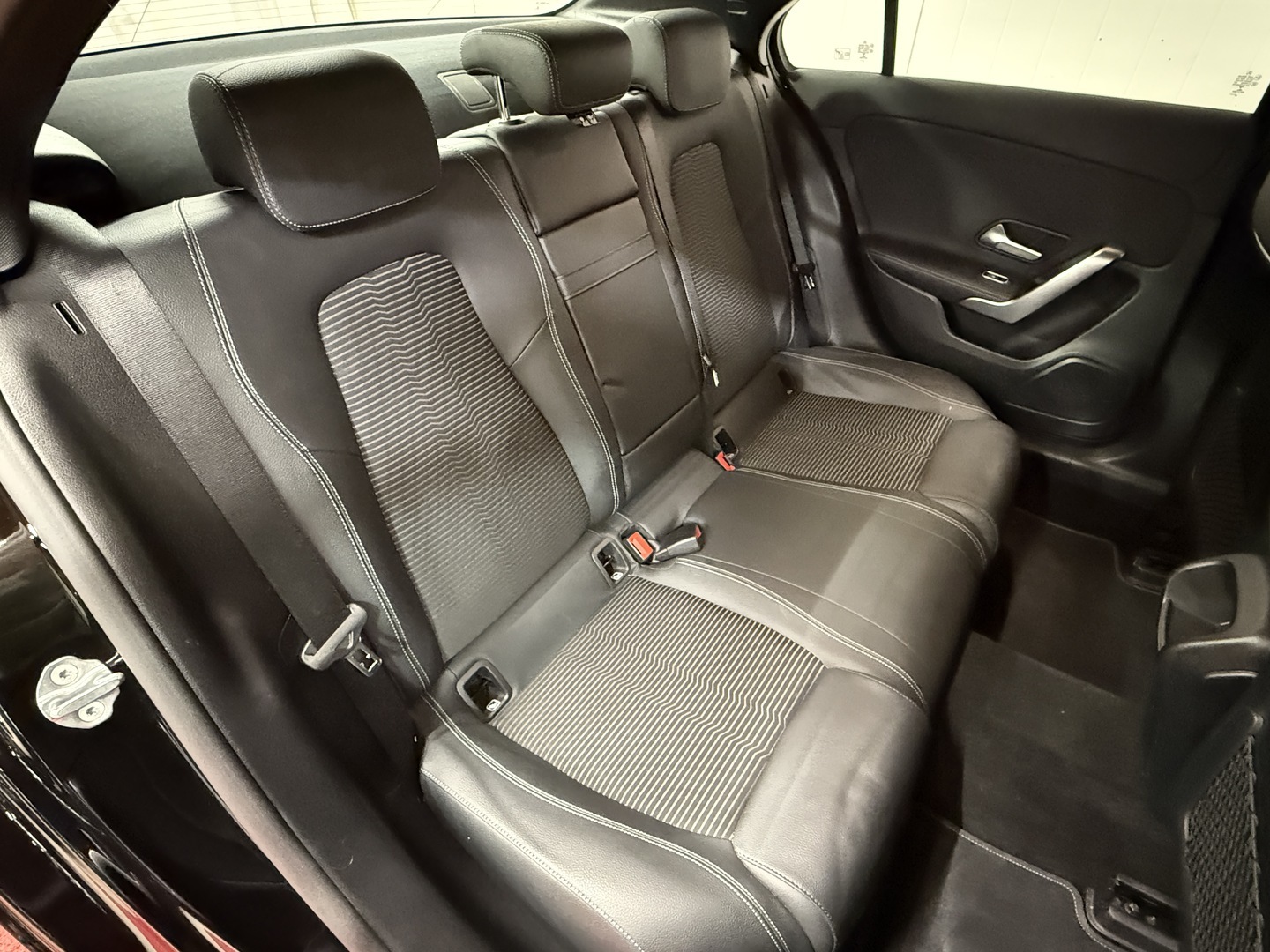 MERCEDES-BENZ A 2023