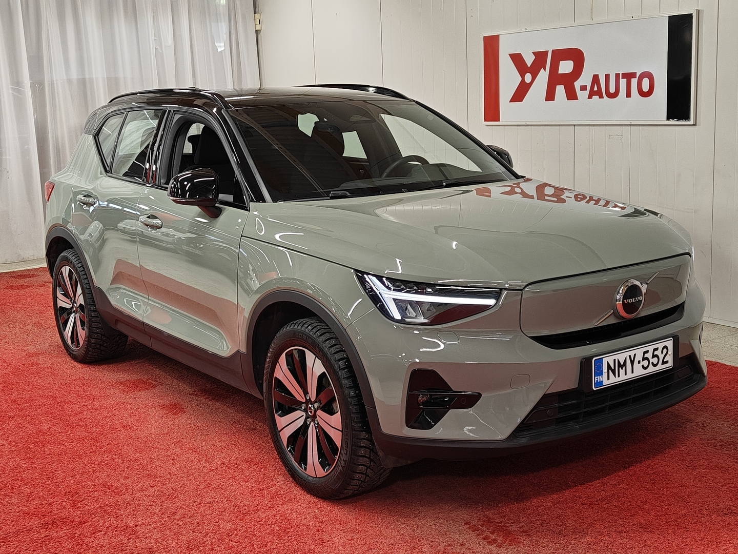VOLVO XC40 2023