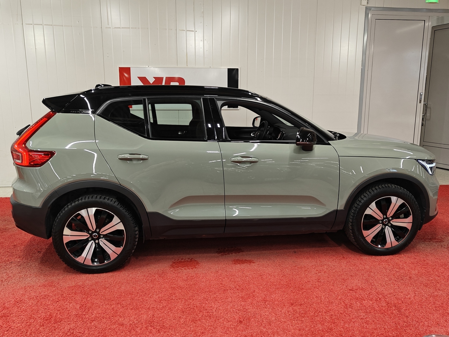 VOLVO XC40 2023