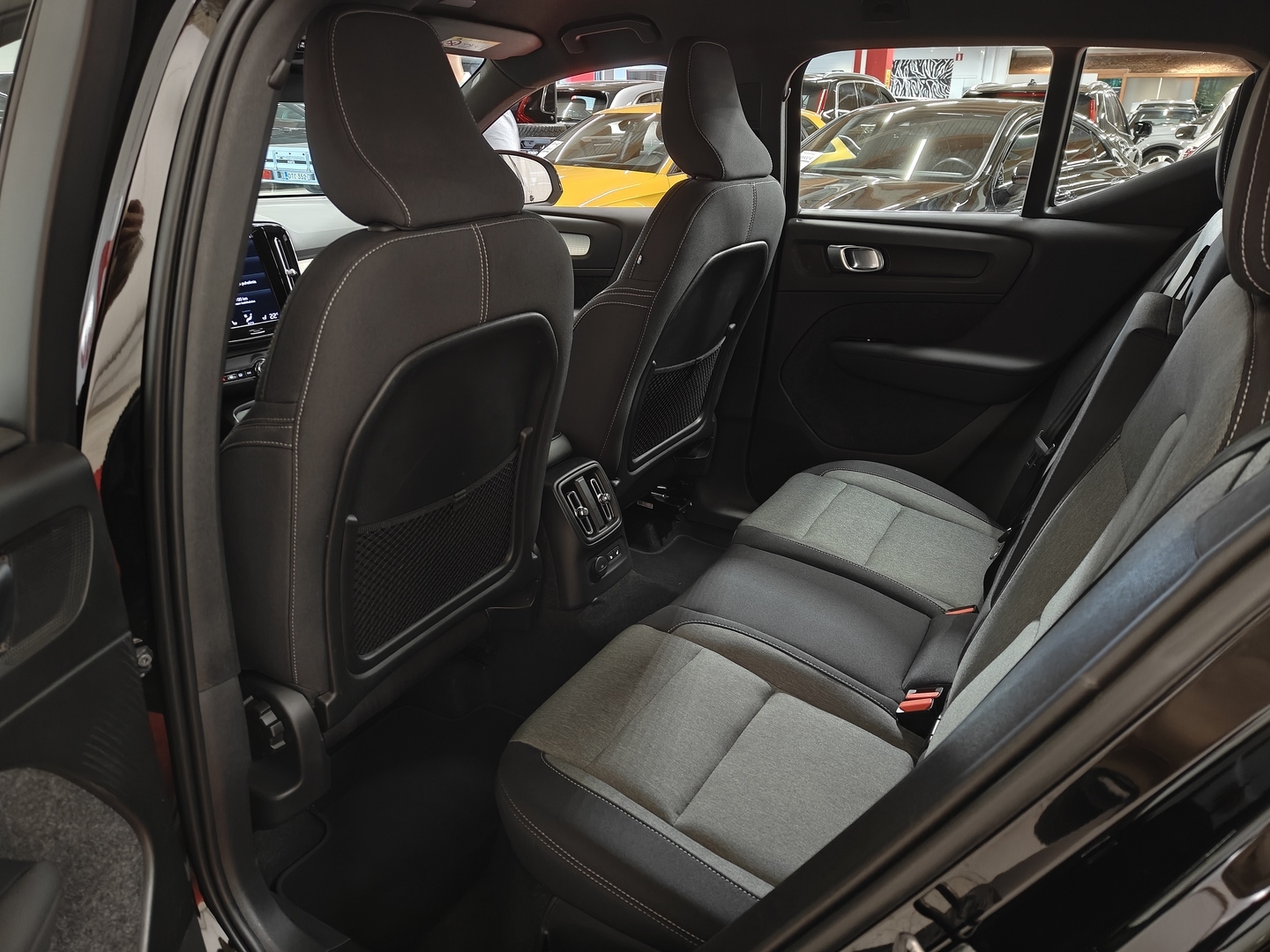 VOLVO XC40 2023