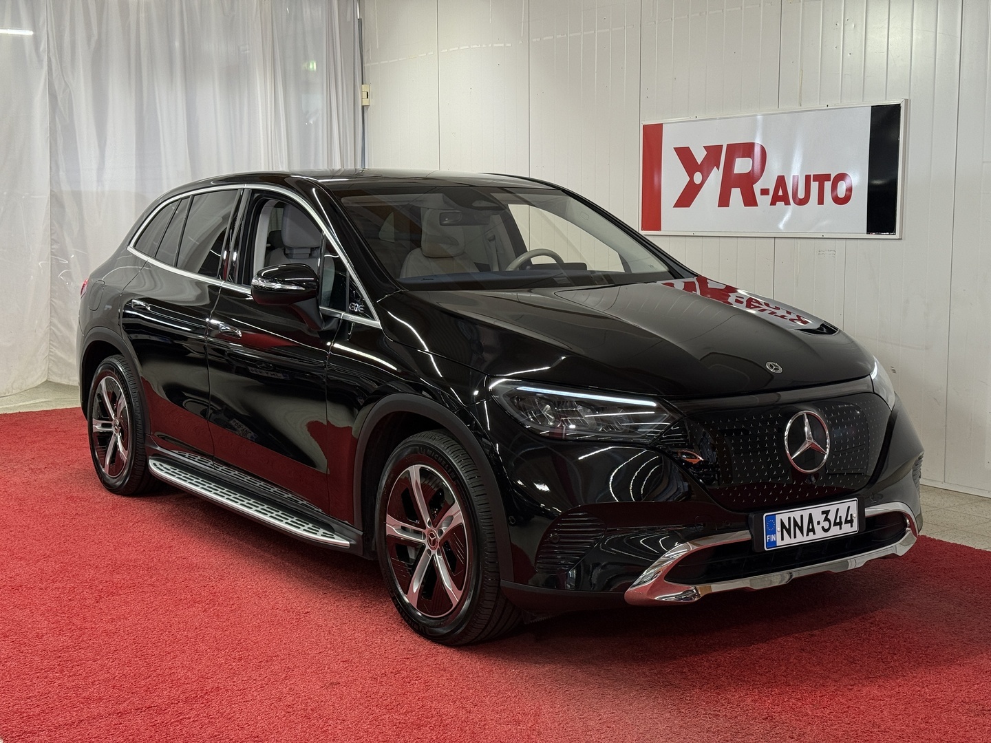 MERCEDES-BENZ EQE SUV 1