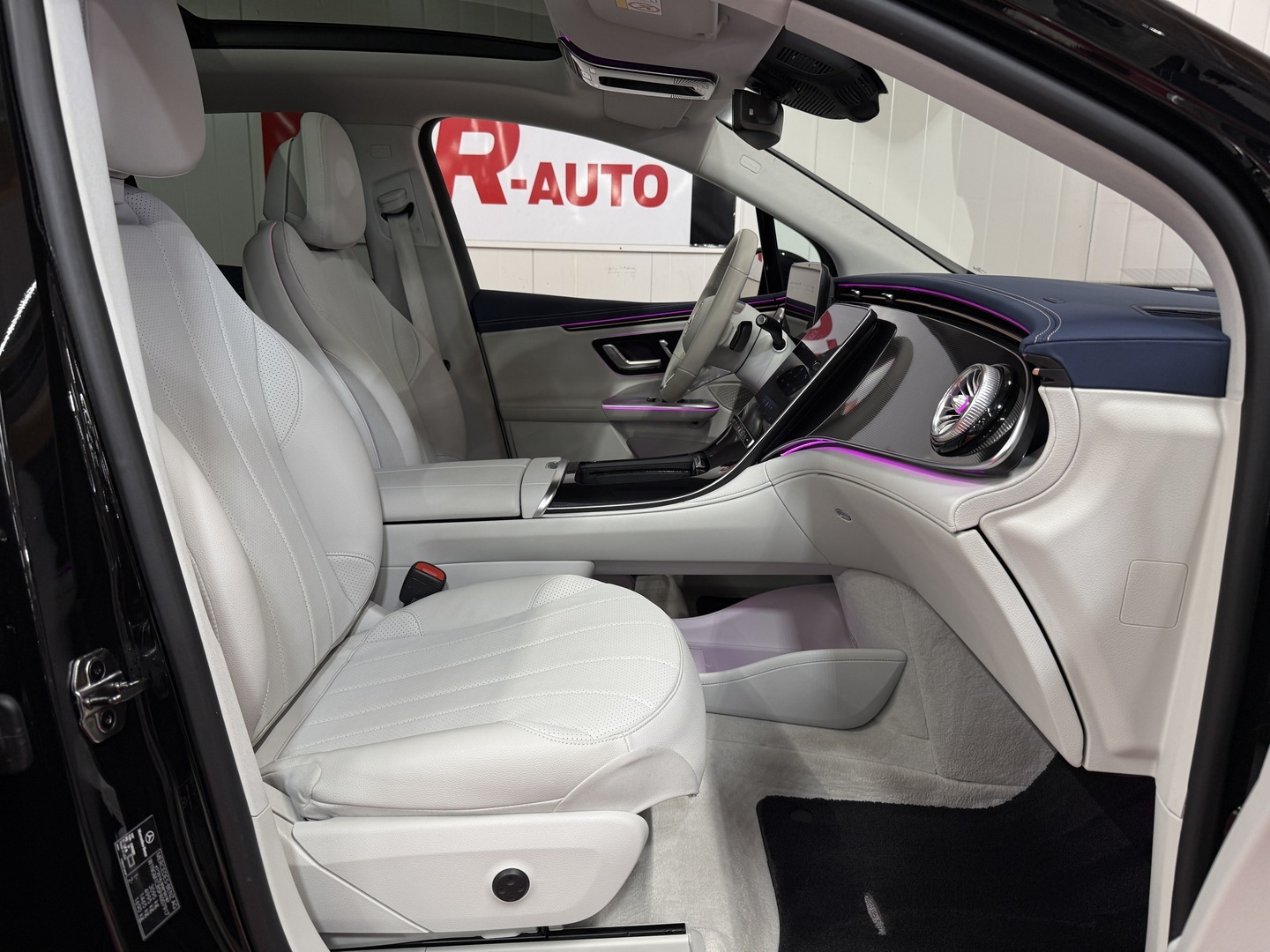 MERCEDES-BENZ EQE SUV 10