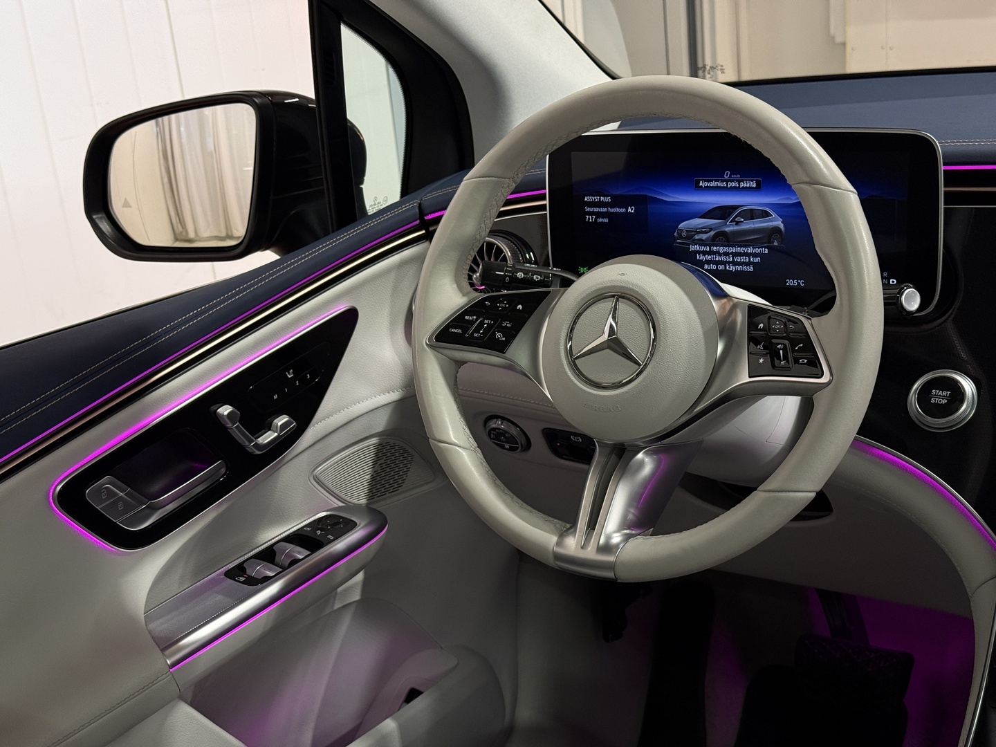 MERCEDES-BENZ EQE SUV 12