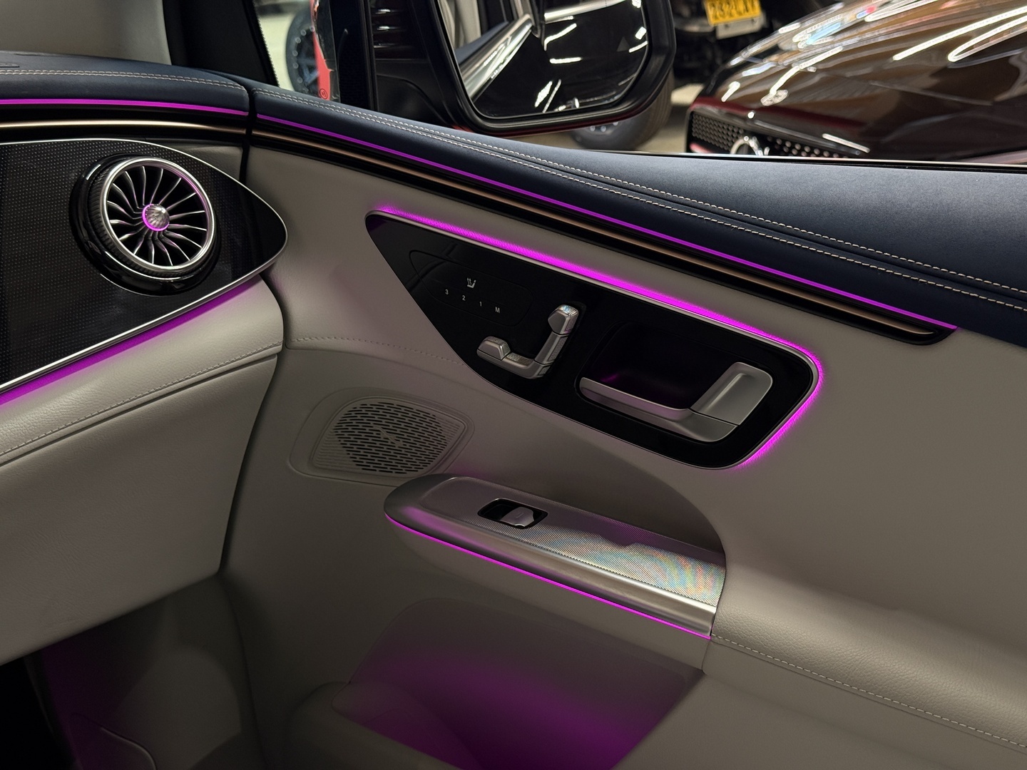 MERCEDES-BENZ EQE SUV 19