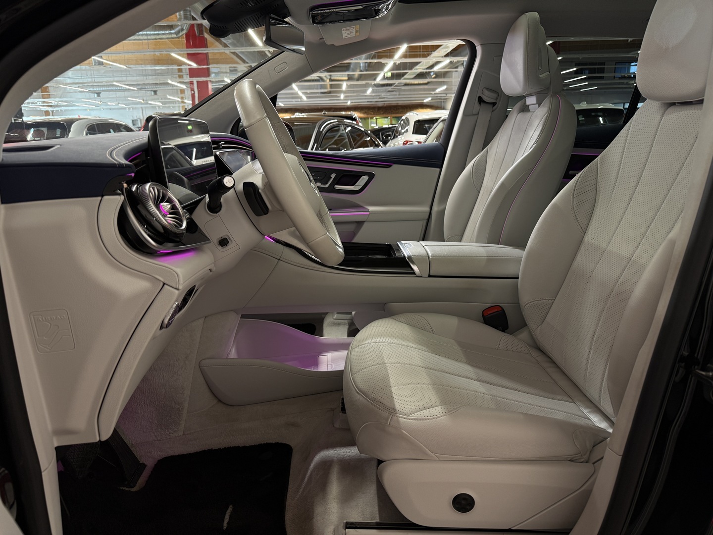MERCEDES-BENZ EQE SUV 9