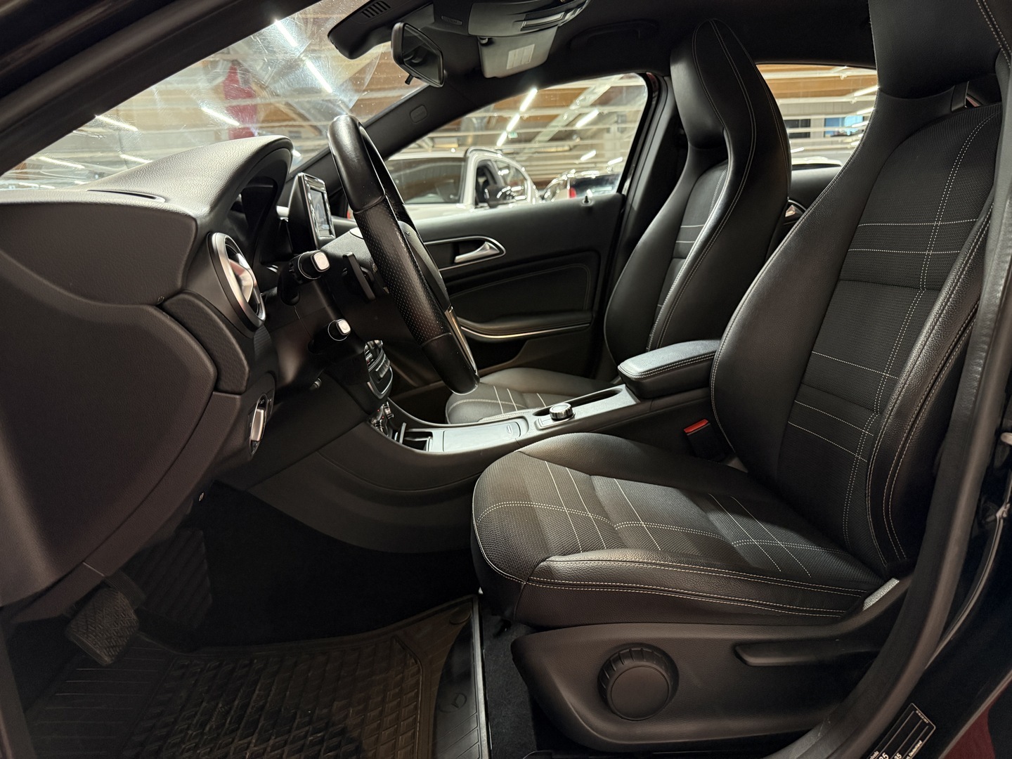 MERCEDES-BENZ A 2013