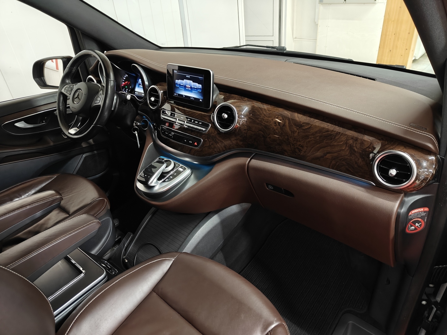 MERCEDES-BENZ V 29