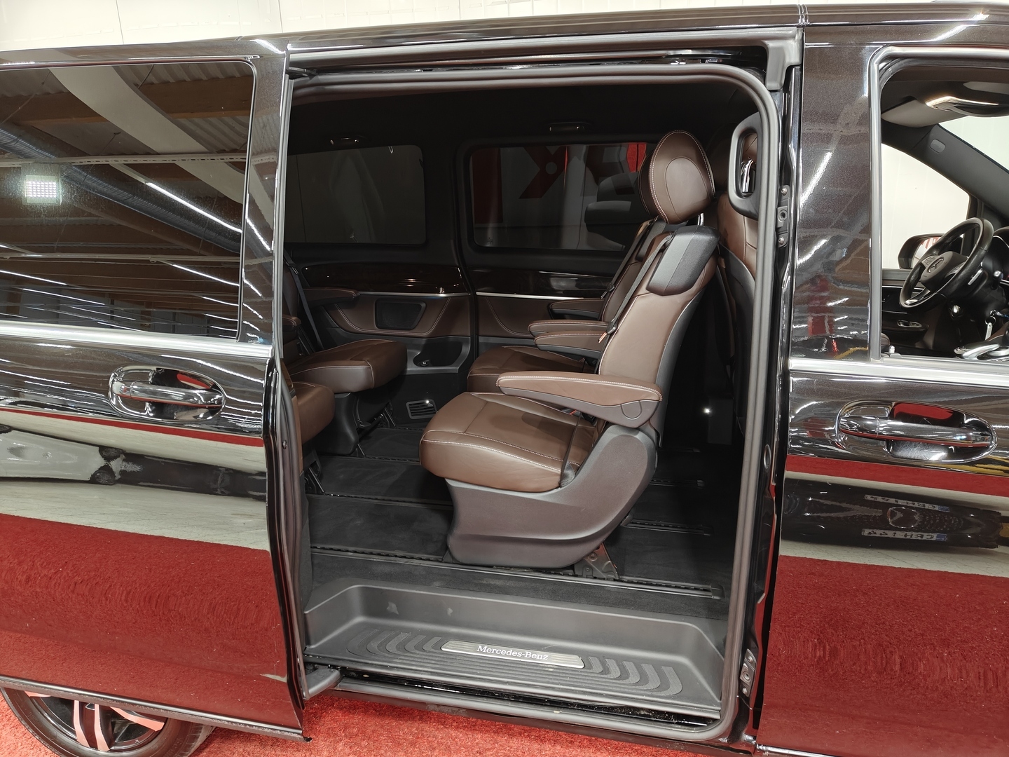 MERCEDES-BENZ V 30