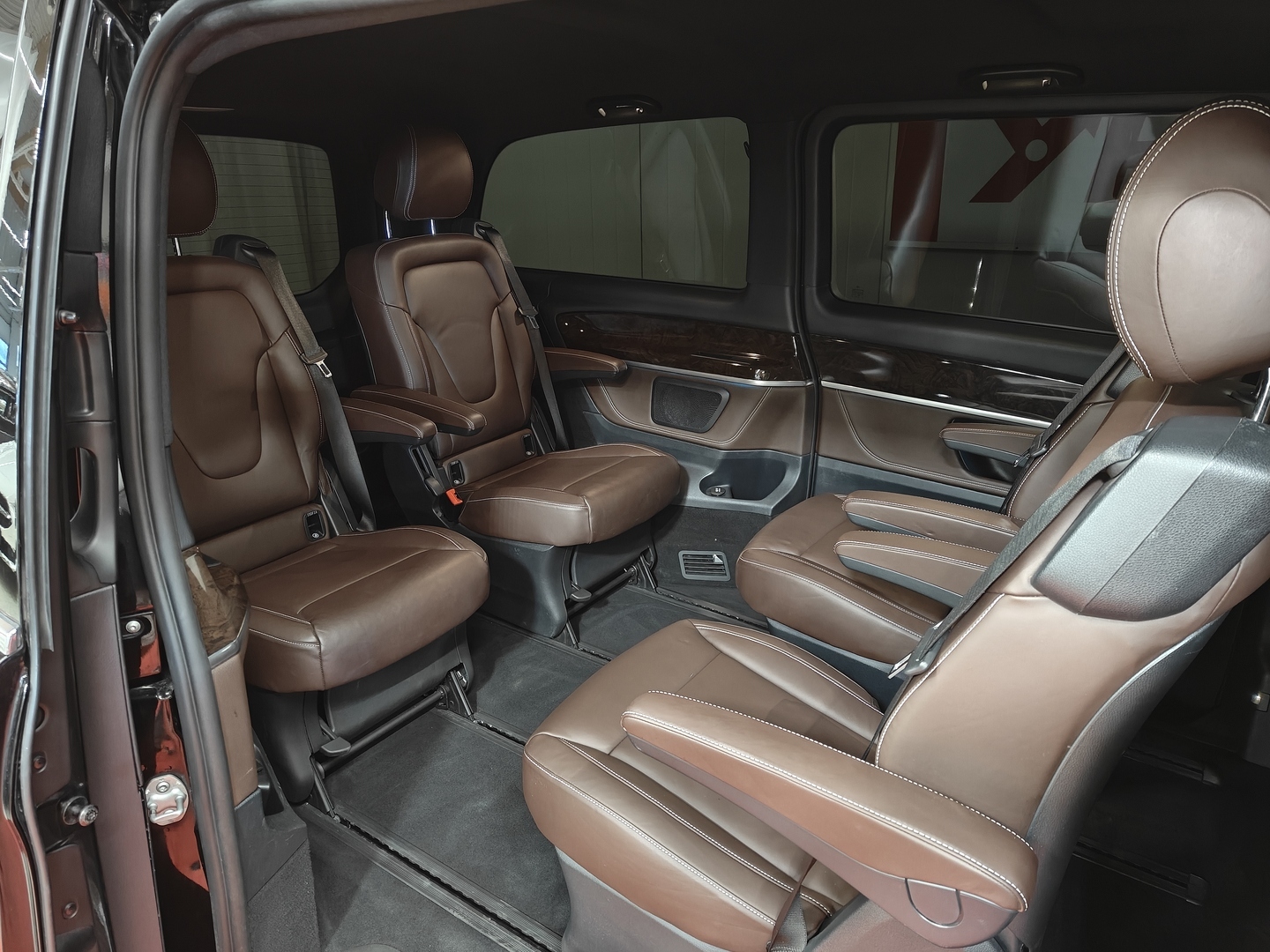 MERCEDES-BENZ V 32