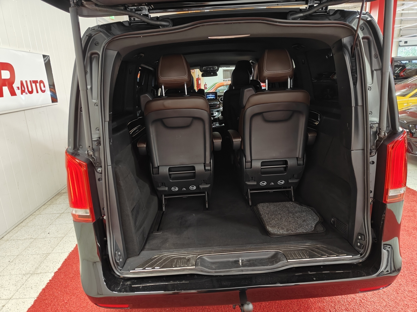 MERCEDES-BENZ V 38