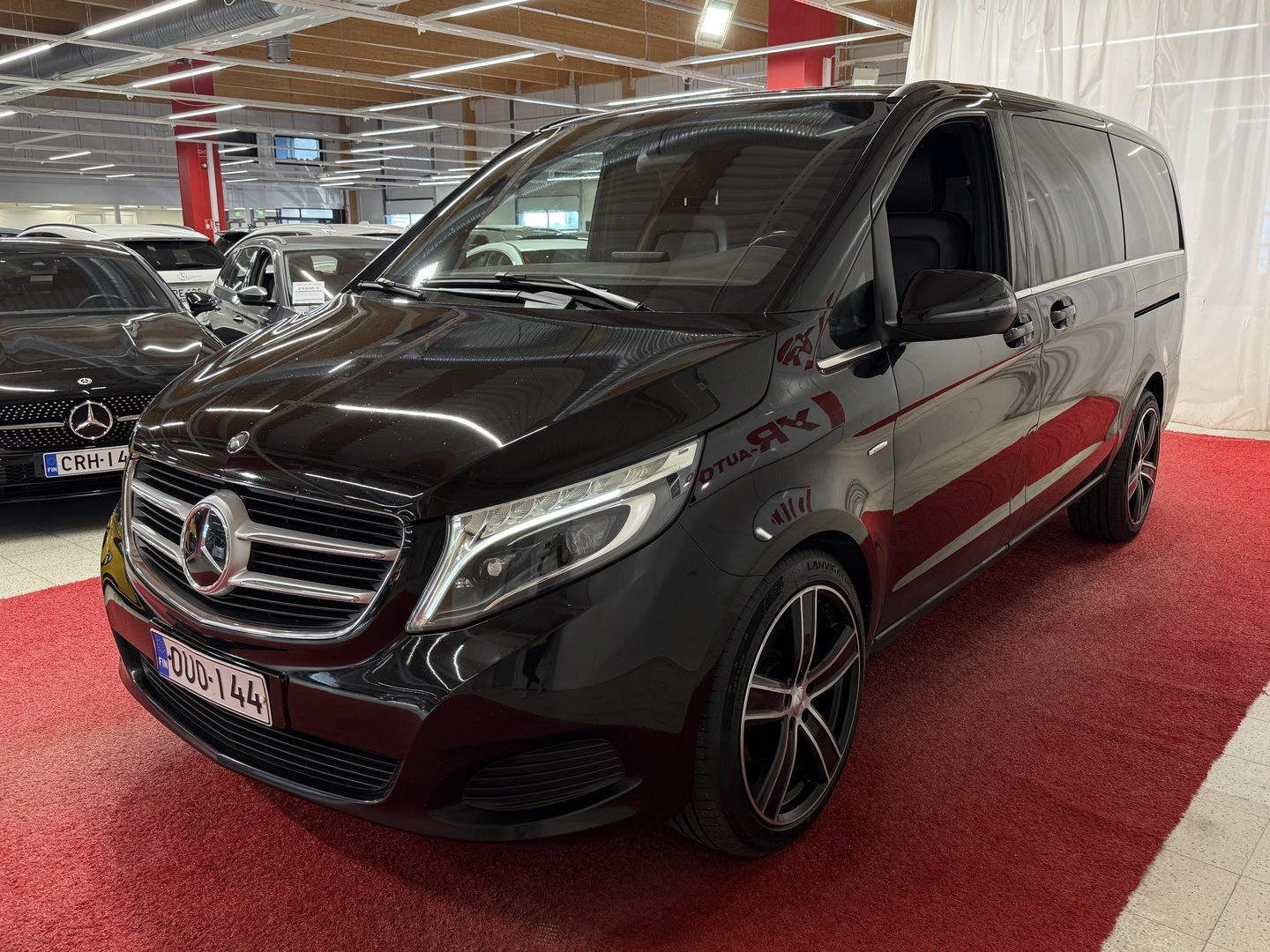 MERCEDES-BENZ V 6
