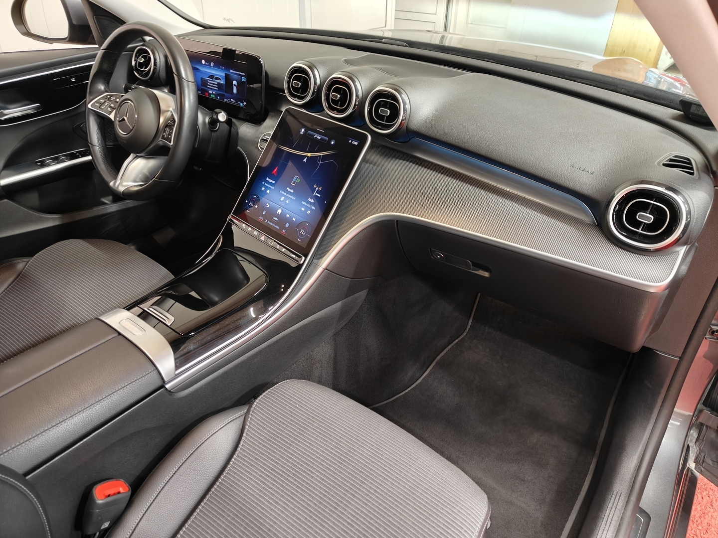 MERCEDES-BENZ C 2023