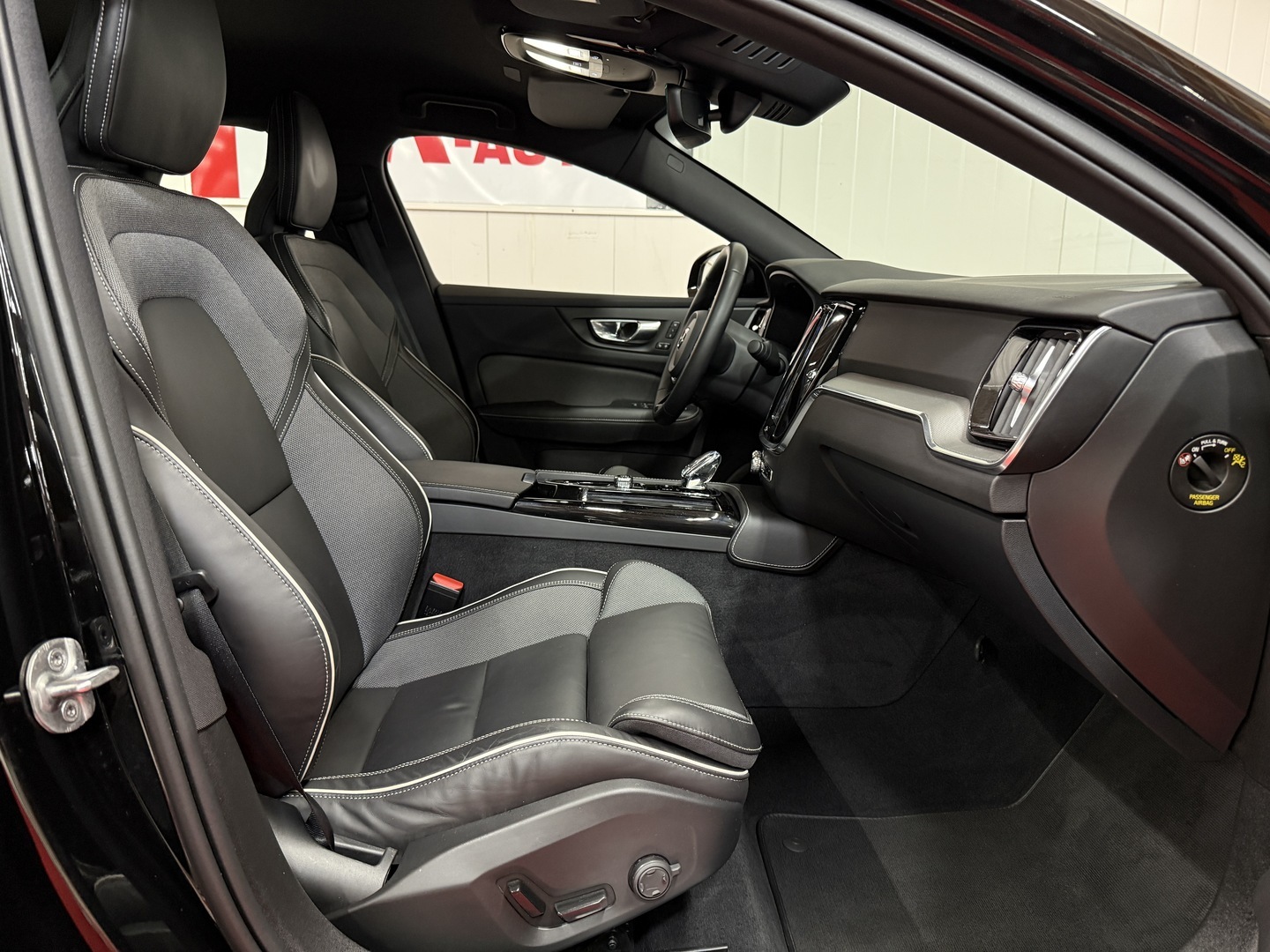 VOLVO S60 17