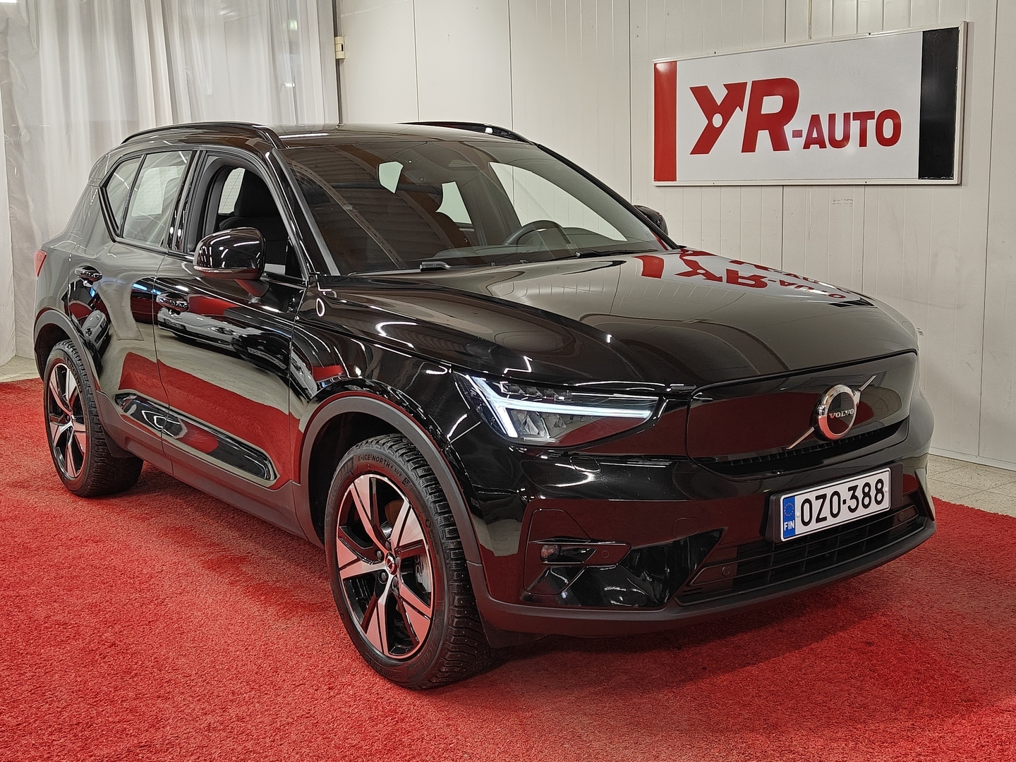 VOLVO XC40 2023