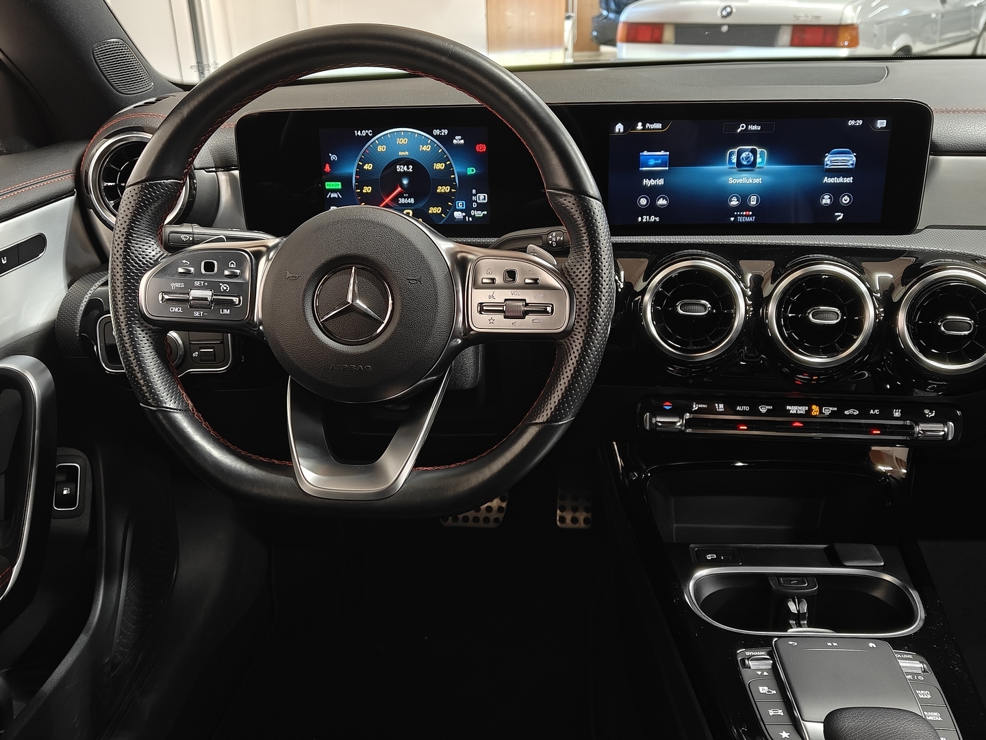 MERCEDES-BENZ CLA 2023