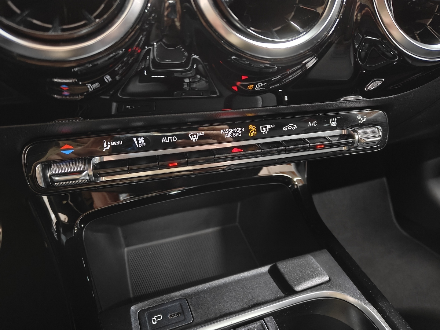 MERCEDES-BENZ CLA 2023