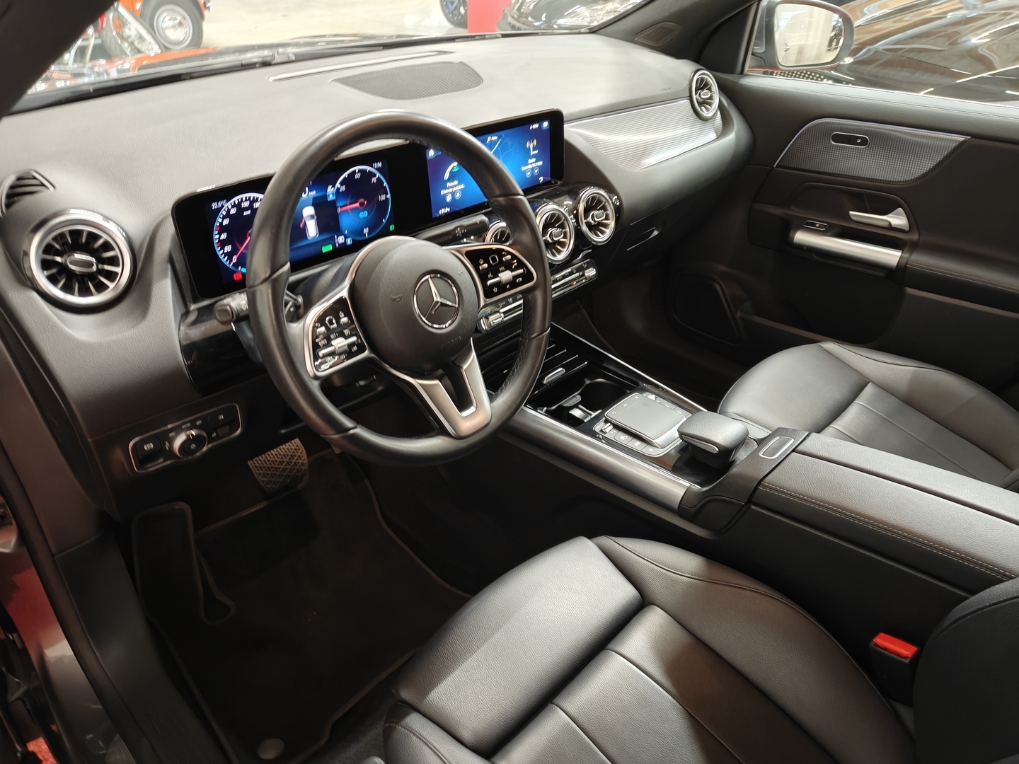 MERCEDES-BENZ EQA 2023