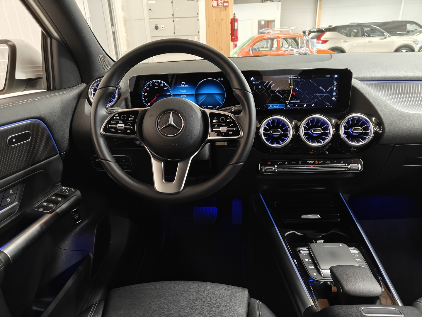 MERCEDES-BENZ EQA 2023