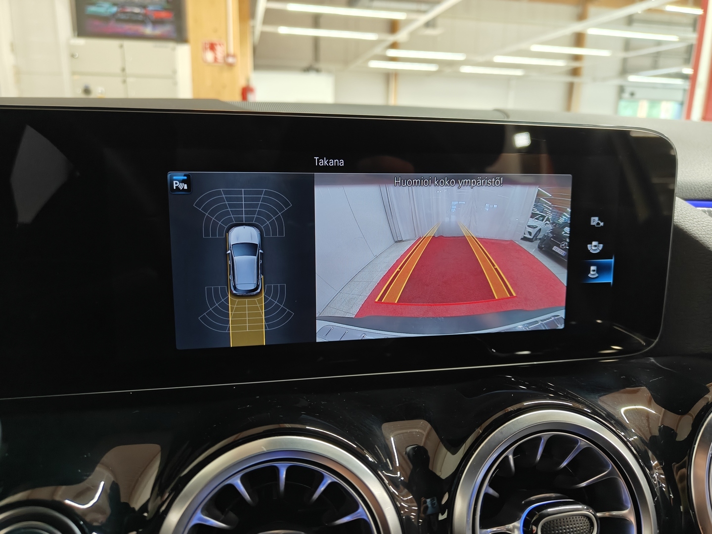 MERCEDES-BENZ EQA 2023